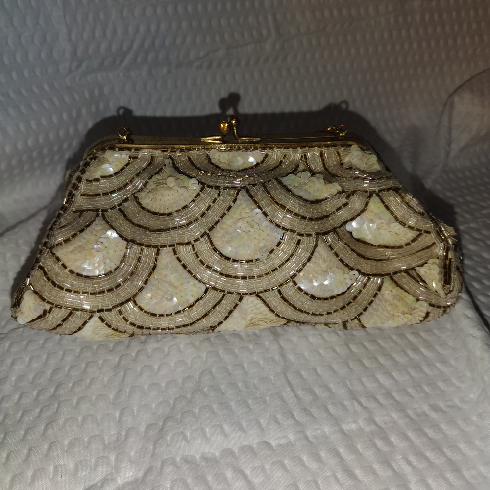 Bags By Josef Elegant Gold and Cream Beaded Clutch Vtg 50s60s Kiss Lock 7"x4"x4"